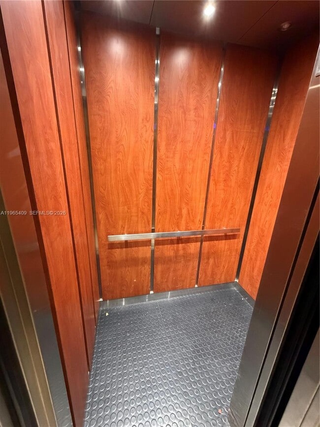 Building Photo - 1830 Dixieana St