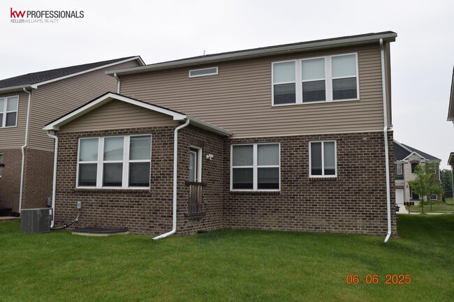 Building Photo - 49603 Shoreline Dr