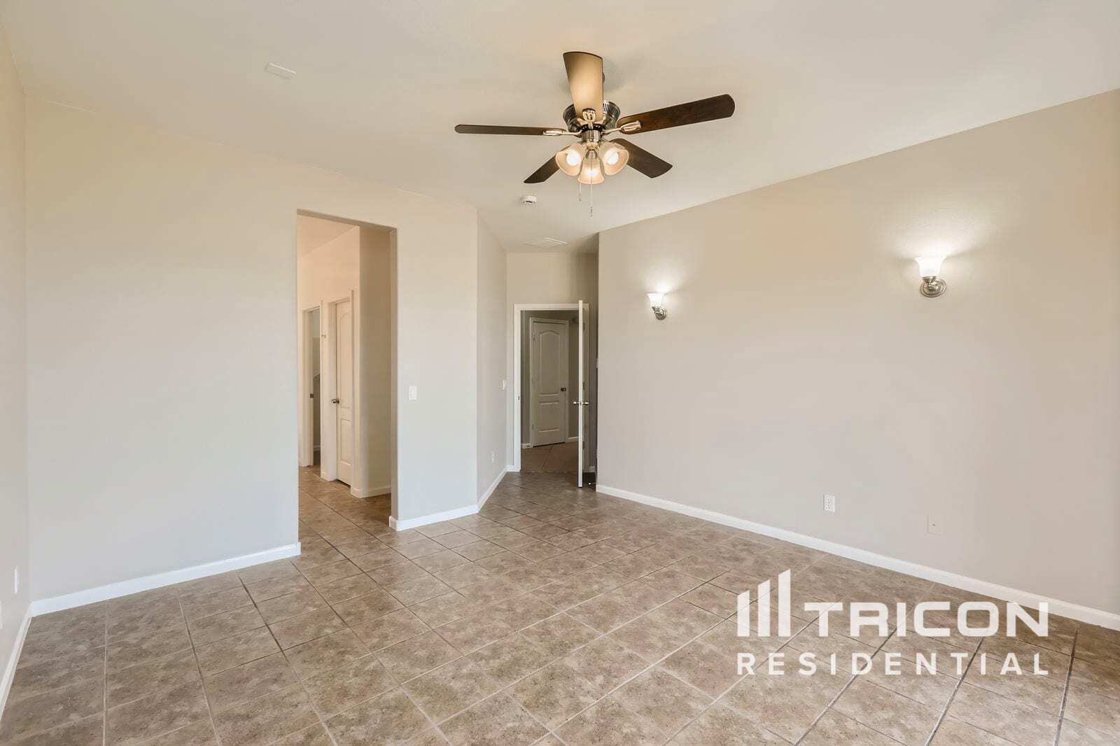Building Photo - 13574 W Cypress St