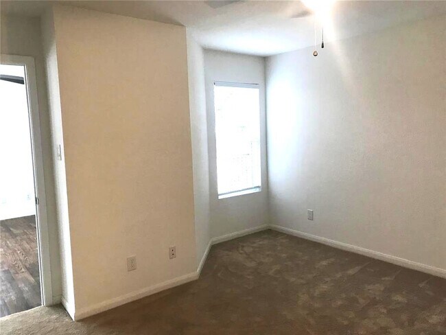 Building Photo - 2750 Holly Hall St