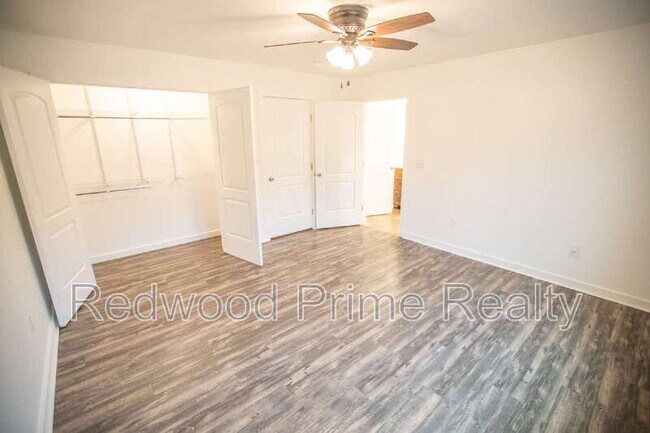 Building Photo - 2321 Smoke Dr