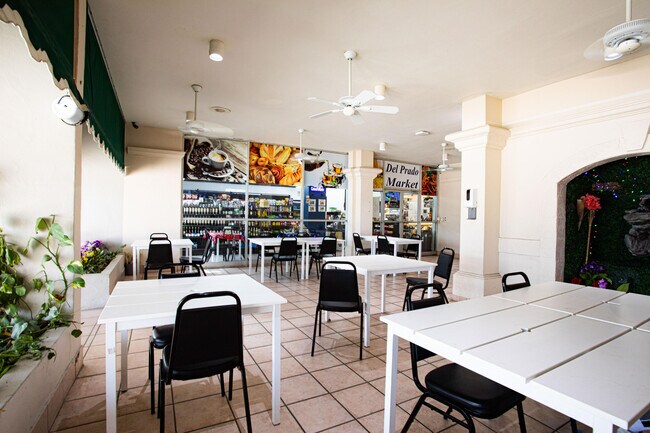 Building Photo - 18021 Biscayne Blvd