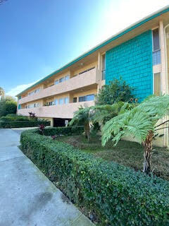 Primary Photo - 15022 Vanowen St