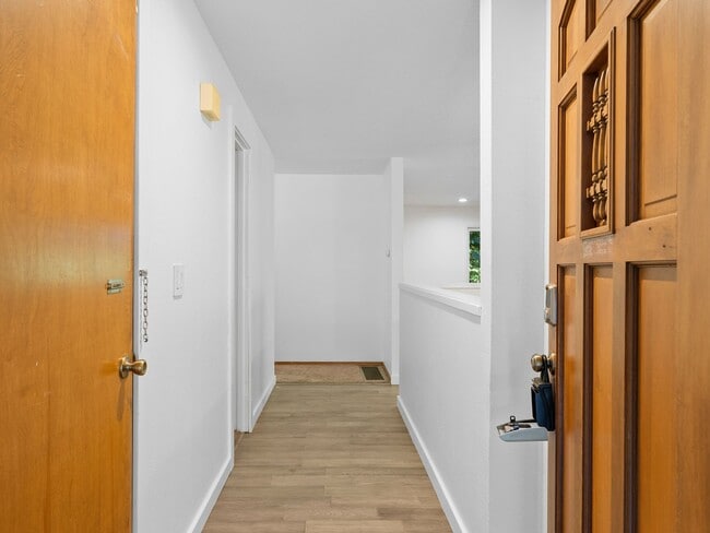 Building Photo - 1107 Meadowview Ct