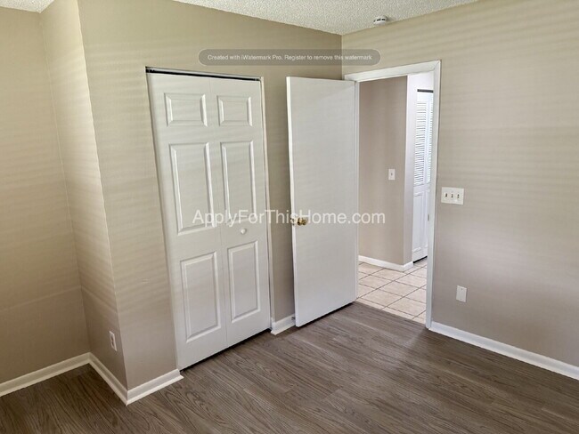Building Photo - Single Family Home