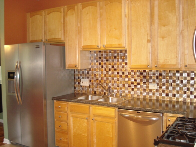 Building Photo - 1022 Evergreen Cir