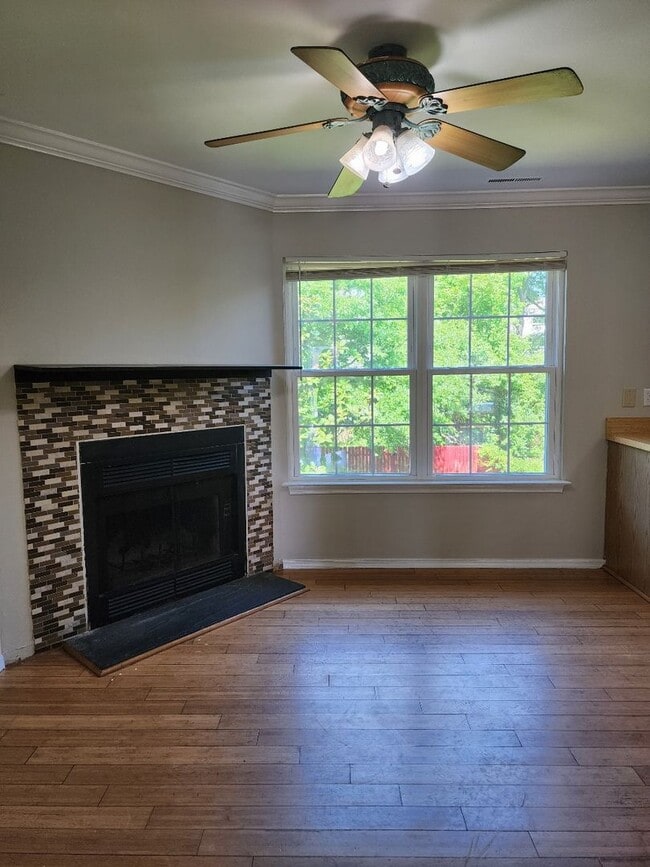 Building Photo - COMING SOON - TOWNHOUSE IN NEWARK/BEAR AREA