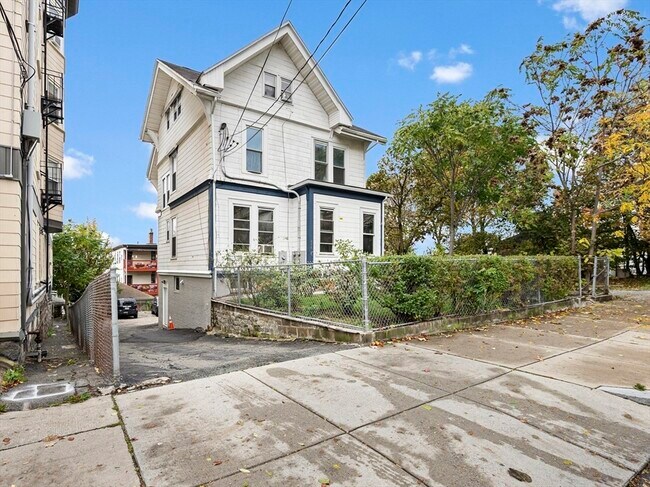 Building Photo - 276 Washington Ave