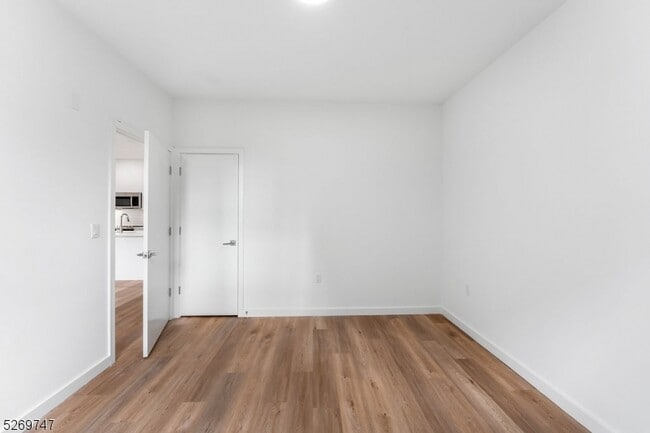 Building Photo - 25 Freeway Dr E