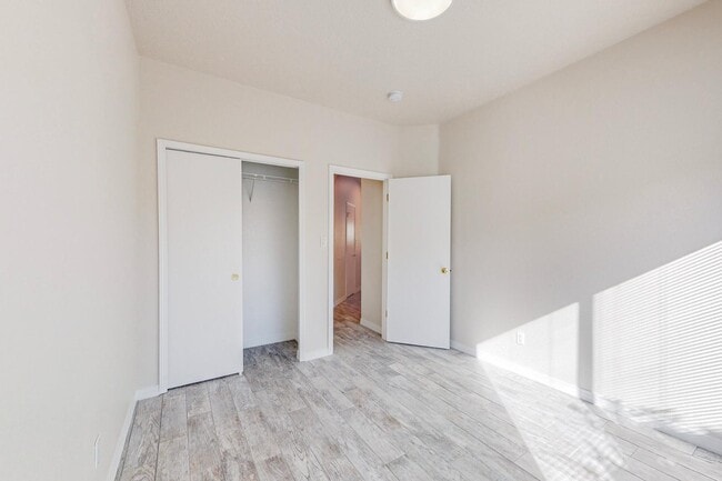 Building Photo - 5419 Saturnia Rd NW