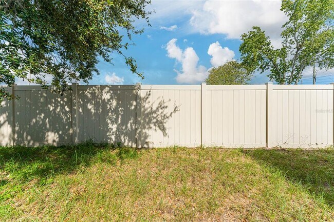 Building Photo - 5010 Larch Ln