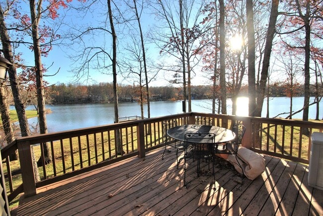 Building Photo - LAKEFRONT AND ONE LEVEL *Utilities Include...