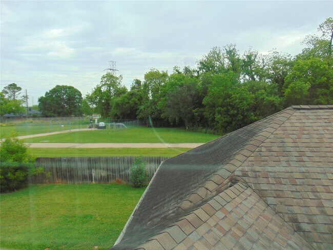 Building Photo - 1739 Lakewinds Dr