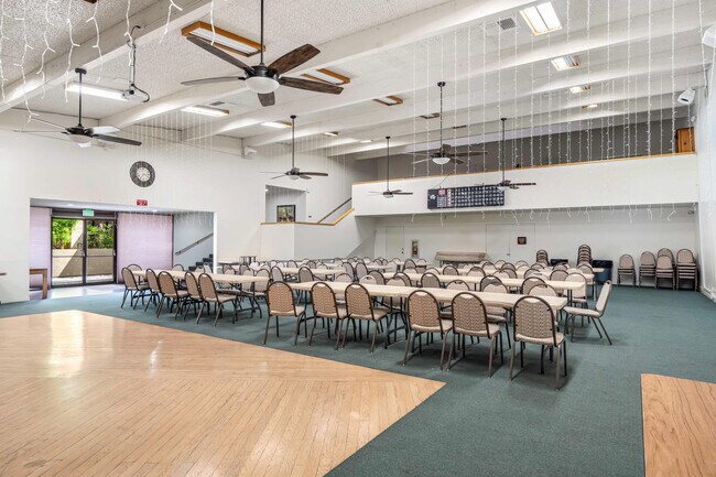 Building Photo - 117 Aliso Dr