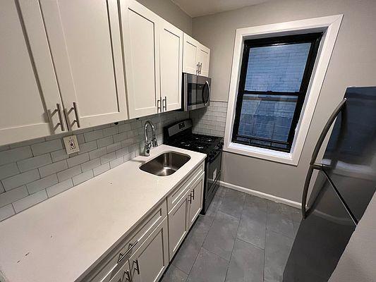 Building Photo - 1 bedroom in BRONX NY 10468
