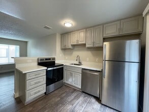 Building Photo - Beautifully Modern 2bd 1bth Apartment Home...