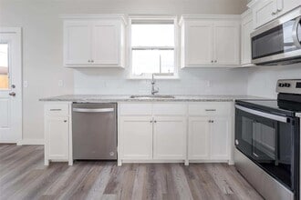 Building Photo - 1105 Coffey Dr