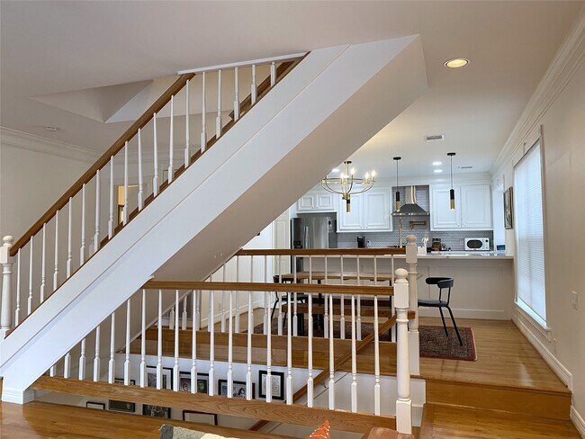 Building Photo - 2506 Van Buren St