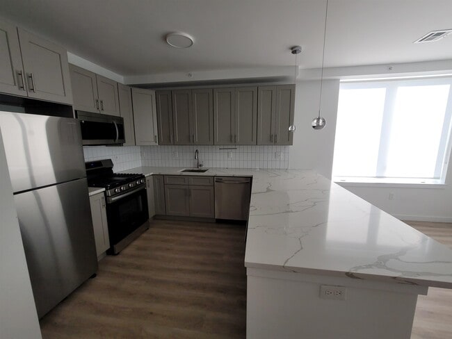 Building Photo - 306 Bergen Ave