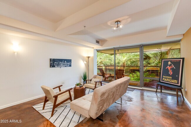 Building Photo - 7137 E Rancho Vista Dr