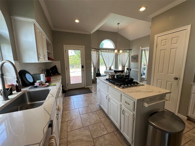 Building Photo - 4634 Grand Cayman Dr