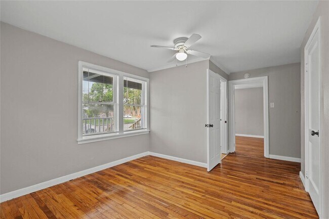 Building Photo - 4020 Avenue O 1/2