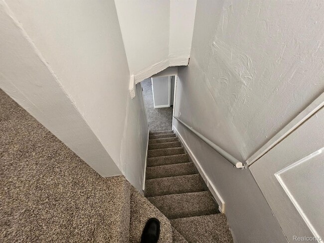 Building Photo - 6828 Meadow Ave