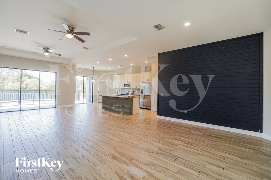 Building Photo - 12414 Drakefield Dr