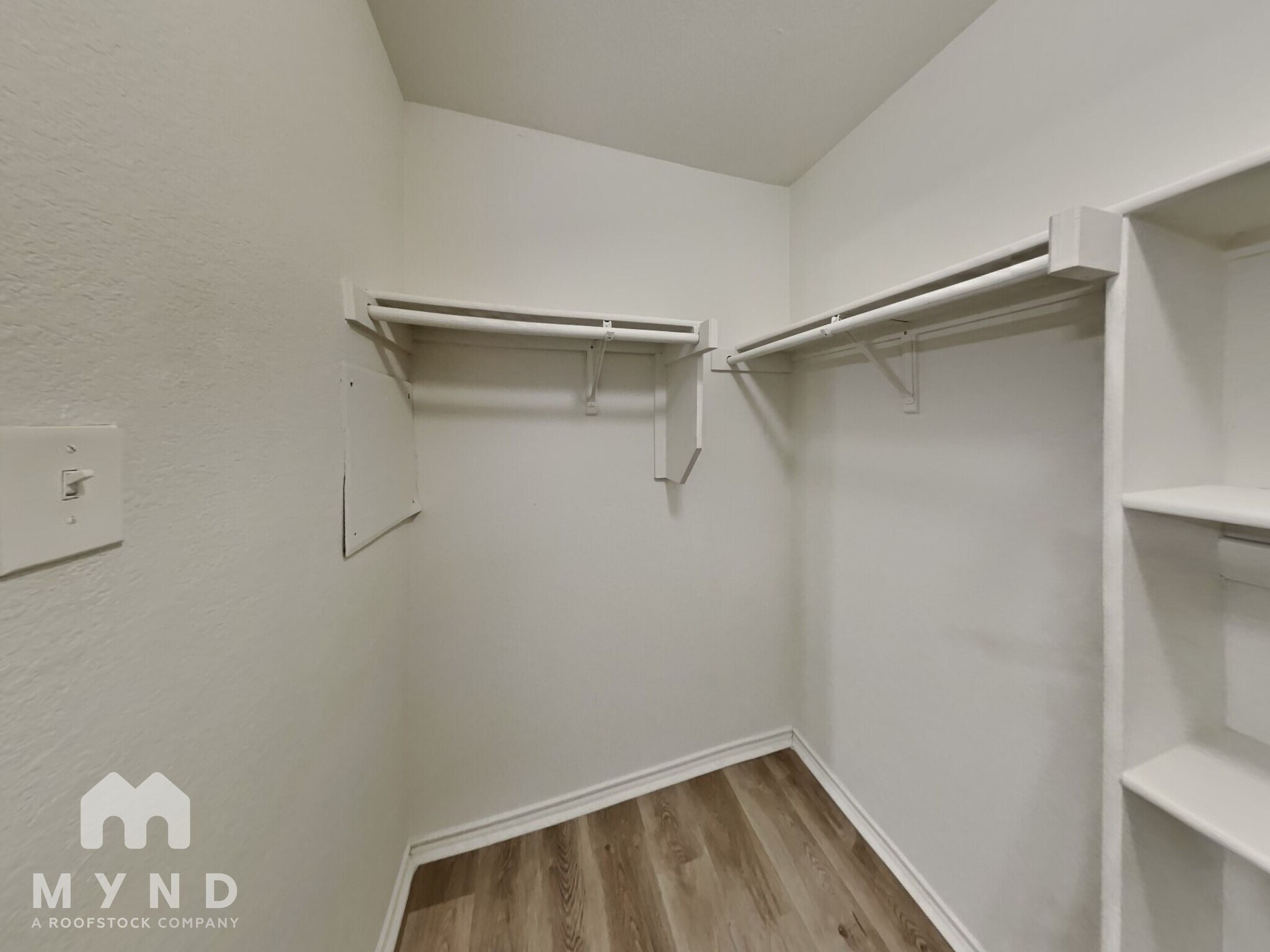 Building Photo - 1157 Boxwood Dr