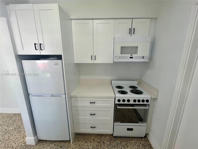 Building Photo - 1710 Arthur St