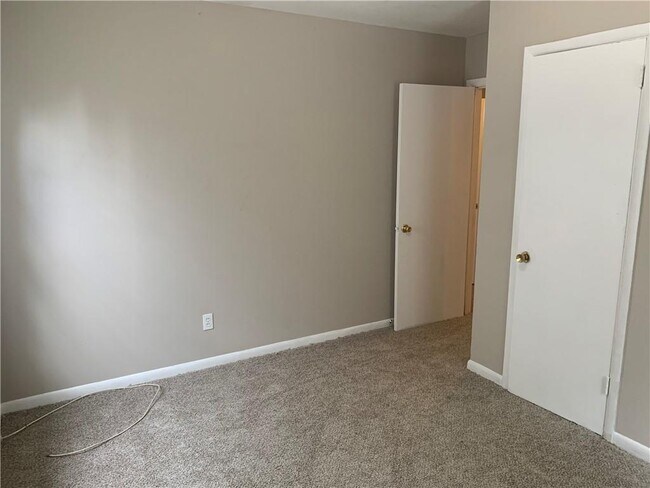 Building Photo - 3062 Pickell Dr