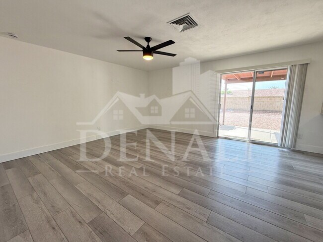 Building Photo - 2601 E Hopi Ave
