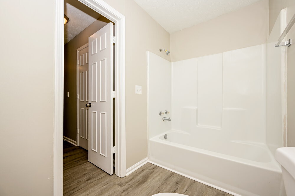 Building Photo - 976 Park Gate Pl