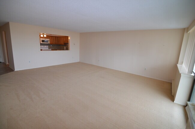 Building Photo - 1460 Elm St