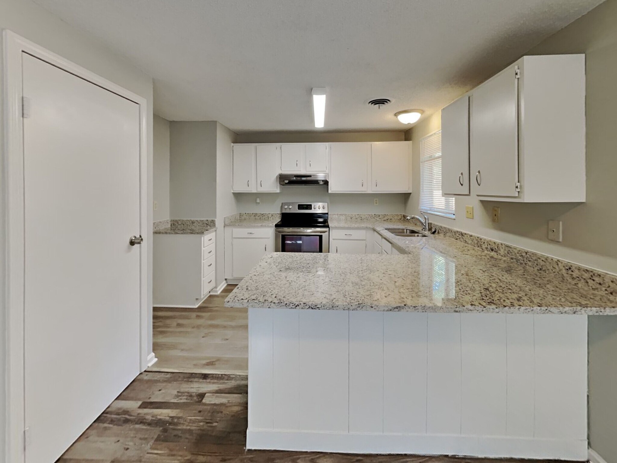 Building Photo - 7390 Isherwood Rd