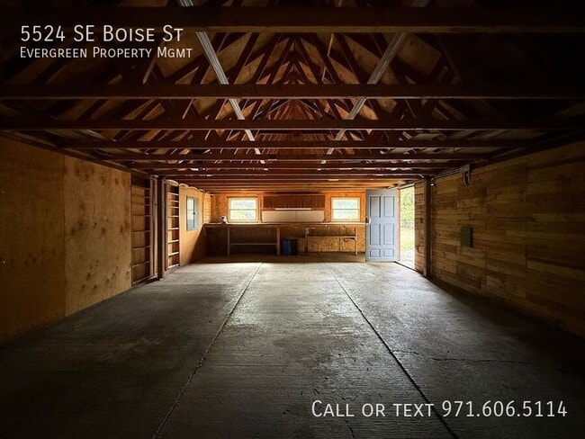 Building Photo - 5524 SE Boise St