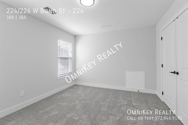 Building Photo - 224/226 W Bond St-224