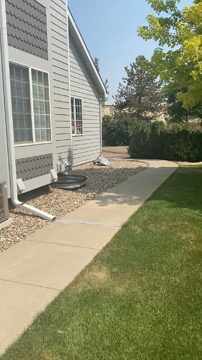 Primary Photo - AVAILABLE SEPTEMBER! Charming Townhome in ...