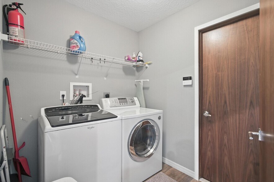 Building Photo - 9 Birch Haven Pl