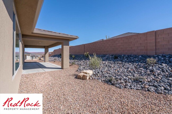 Building Photo - Come Live in the Desirable Sage Canyon Nei...