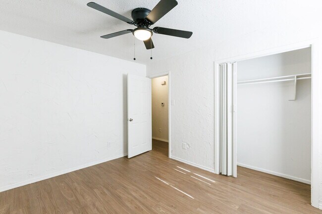 Building Photo - Updated 4 bedroom close to LCU and Tech