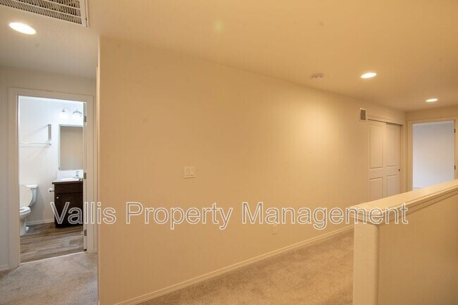 Building Photo - 4850 Heathwood St NE