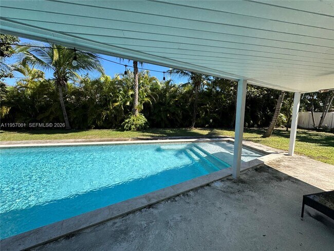 Building Photo - 13451 SW 74th Ave