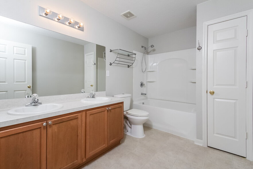 Building Photo - 6323 Magnolia Trails Ln