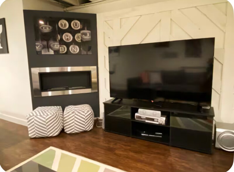 Building Photo - 5920 Rosslyn Ave