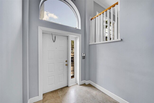 Building Photo - 1902 Coral Heights Ct