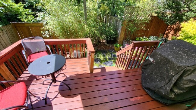 Building Photo - Beautiful 3 BD | 2.5 BA Near Tanner Creek ...
