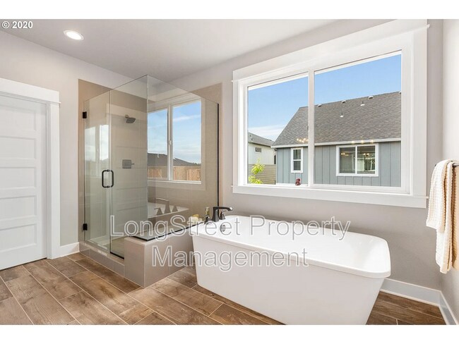 Building Photo - 4447 NW Woodgate Ave