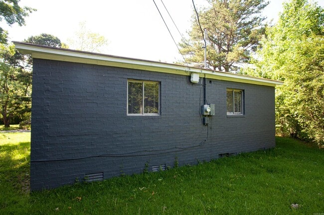 Building Photo - 8615 Winston Dr