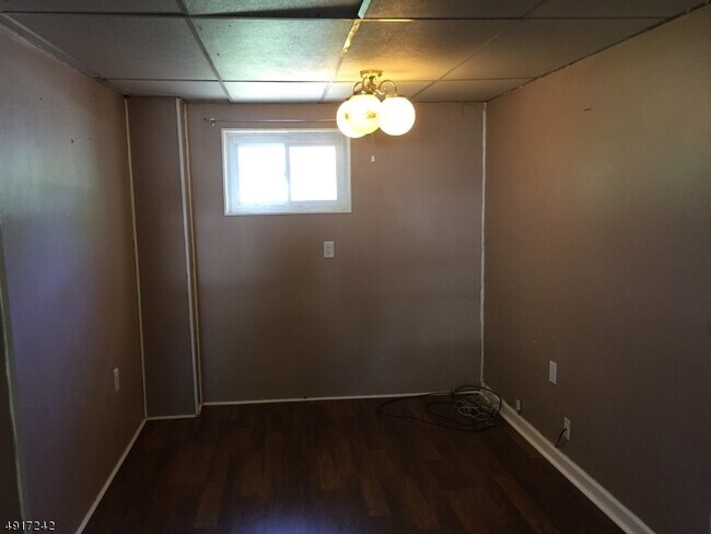 Building Photo - 27 Haddon Rd